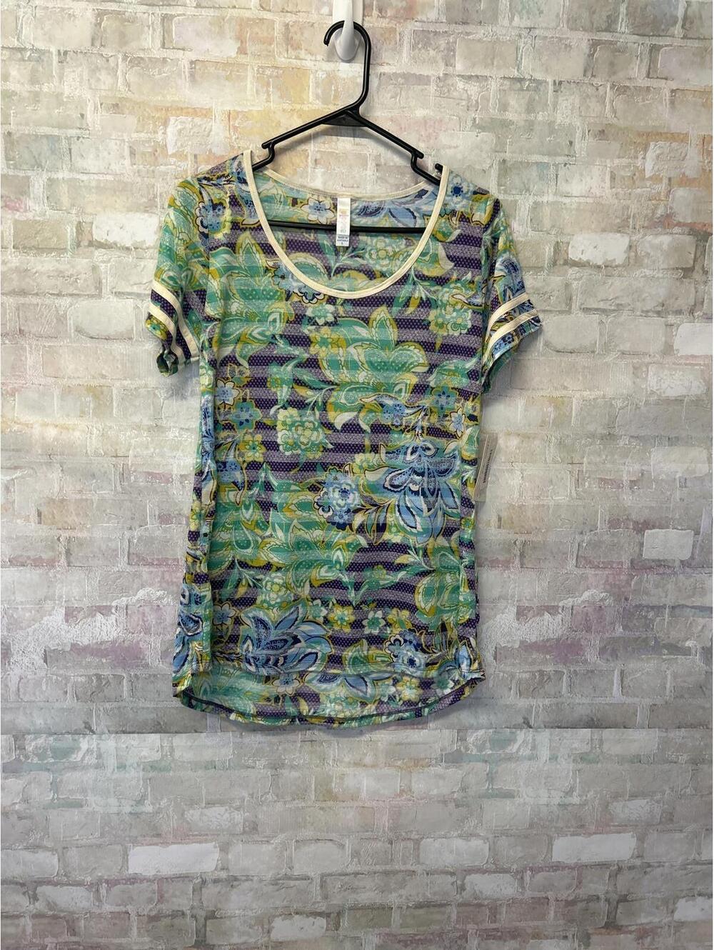 LuLaRoe Classic T Women's Top NWT Small